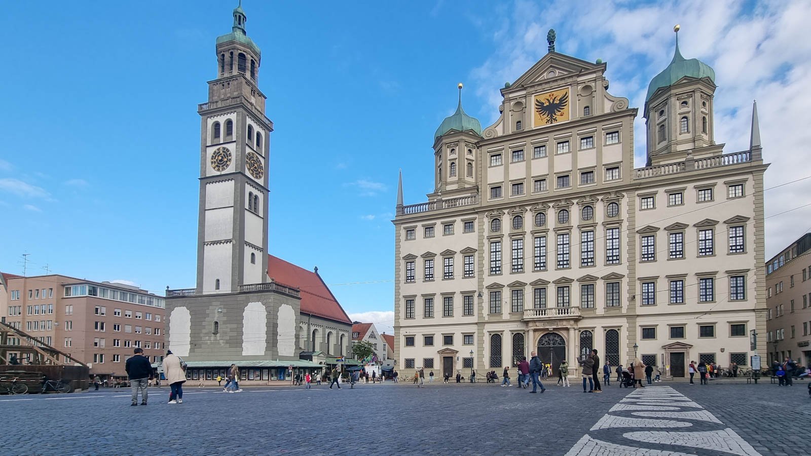 Rathausplatz mit Perlachturm und Rathaus mit dem Goldenen Saal