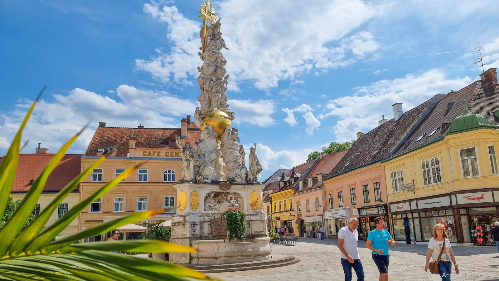 Hauptplatz mit Dreifaltigkeitssäule (Pestsäule)