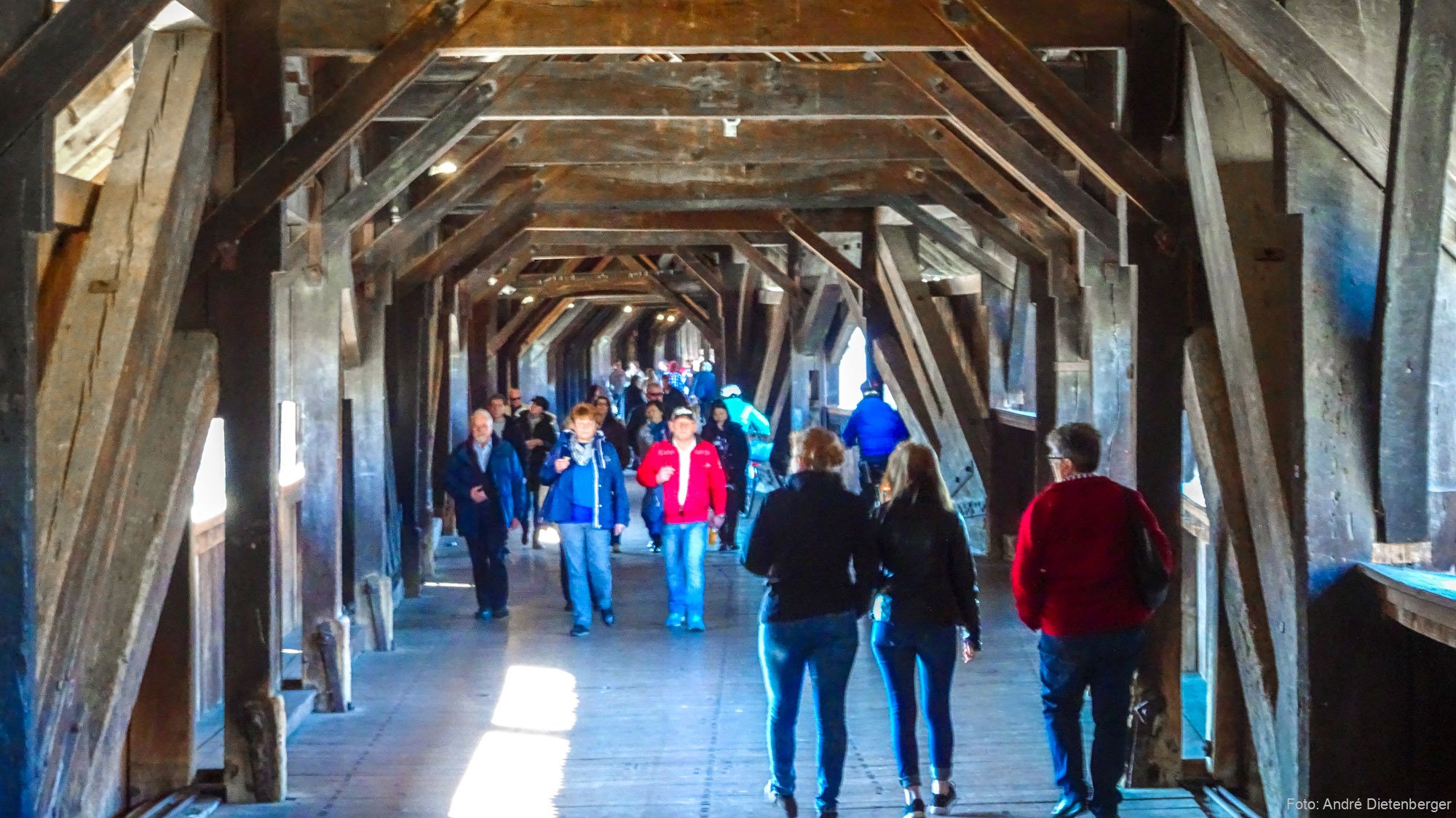 Holzbrücke