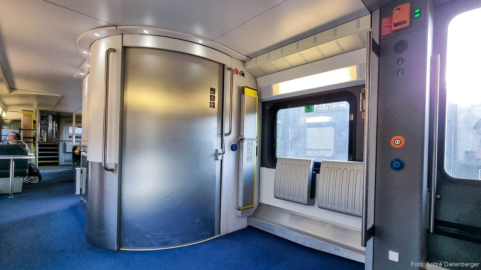 IC 2 Kiss WC für Mobilitätseingeschränkte Personen