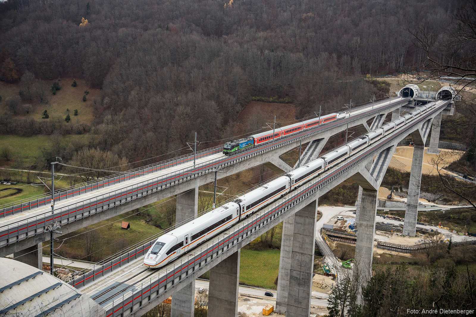 Wendlingen-Ulm - Parallelfahrt Filstalbrücke - ICE 4 Baureihe 412 und IRE