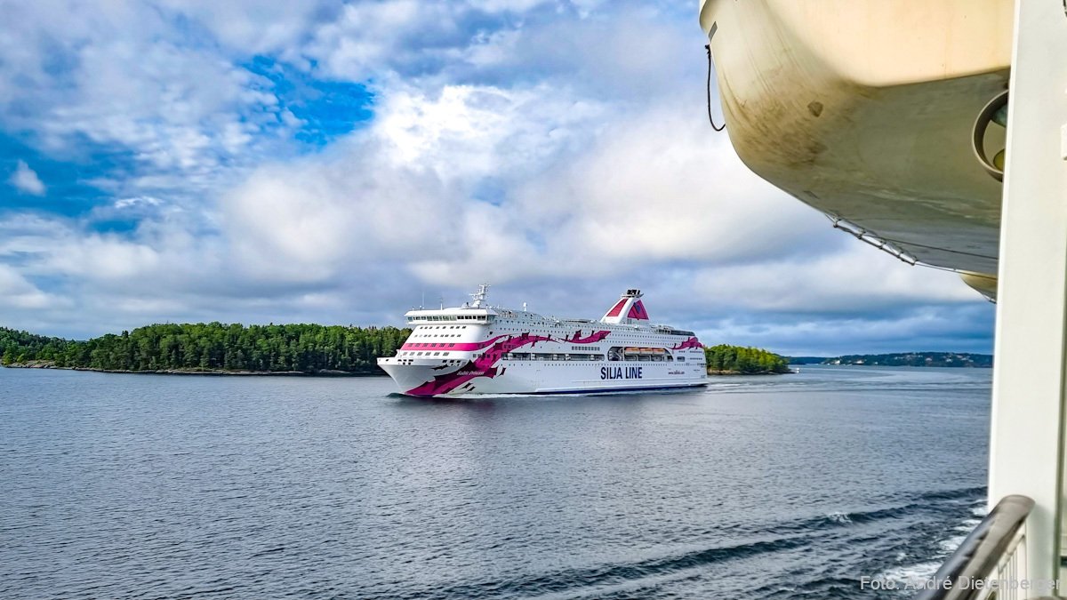 Begegung mit Baltic Princess im Schärengarten