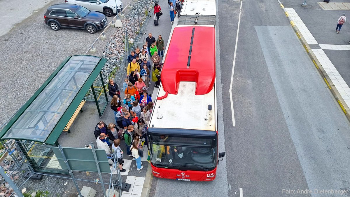 Bus vom Terminal in die City