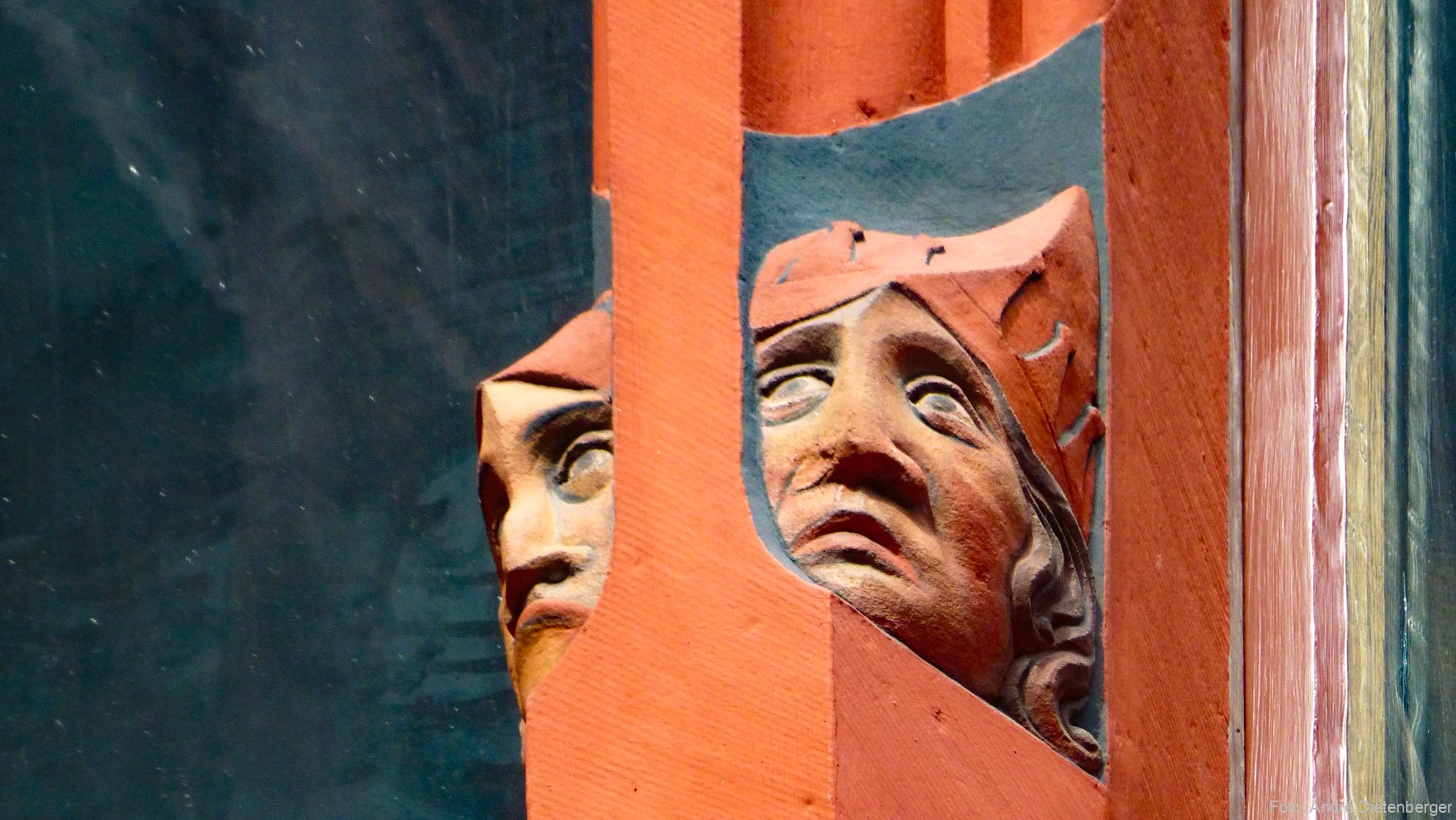 Figuren am Rathaus