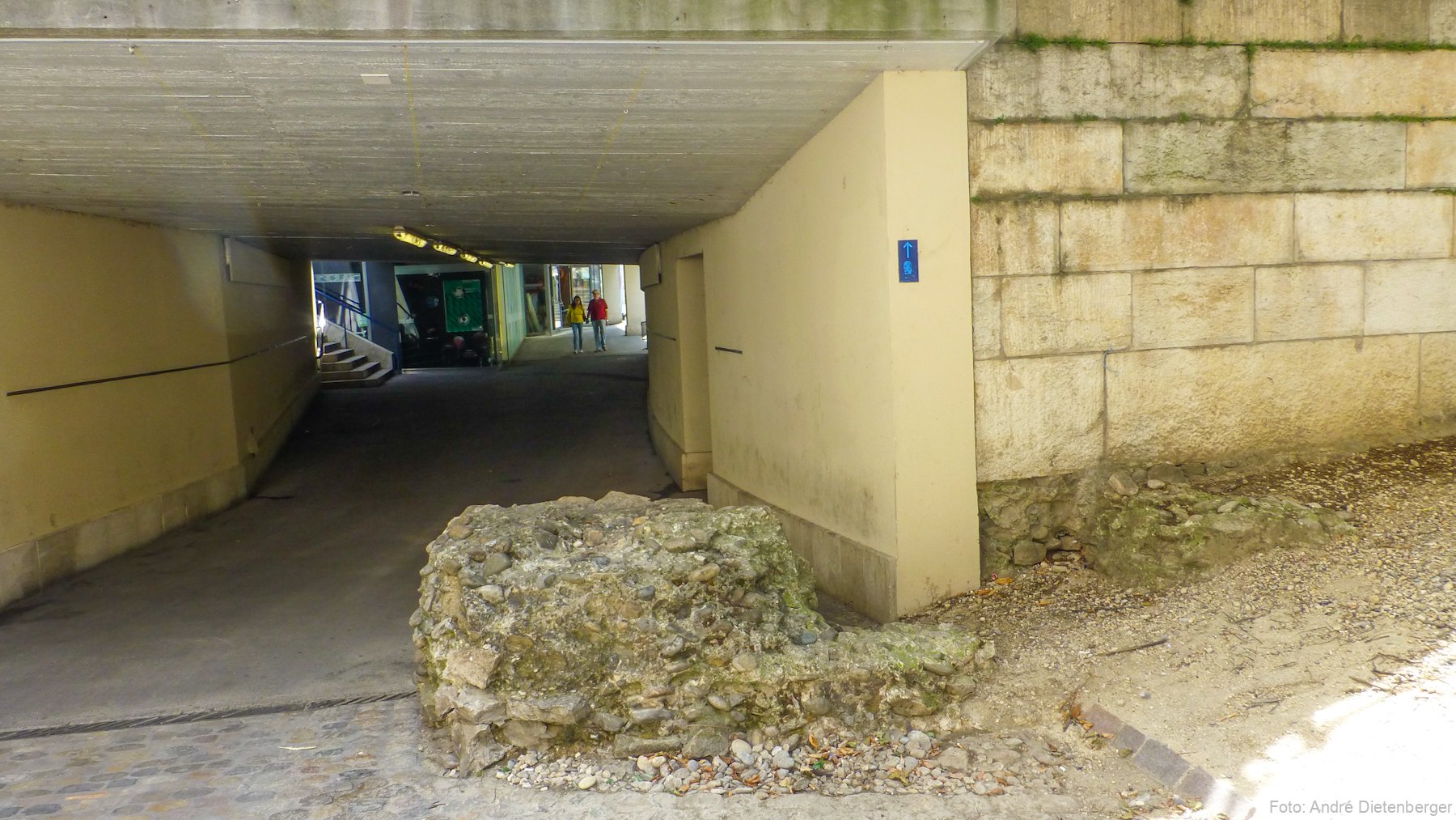 Mauerstumpf eines Wehrturms  der ehemaligen Stadtmauer
