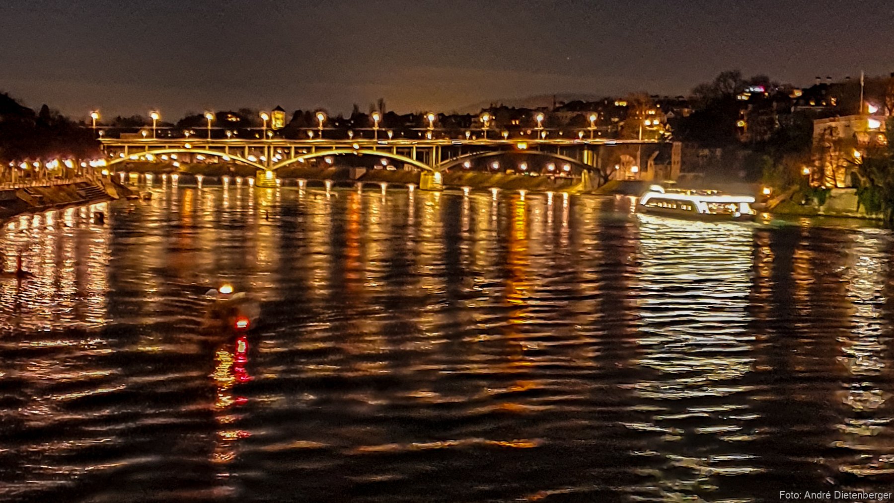 Basel bei Nacht