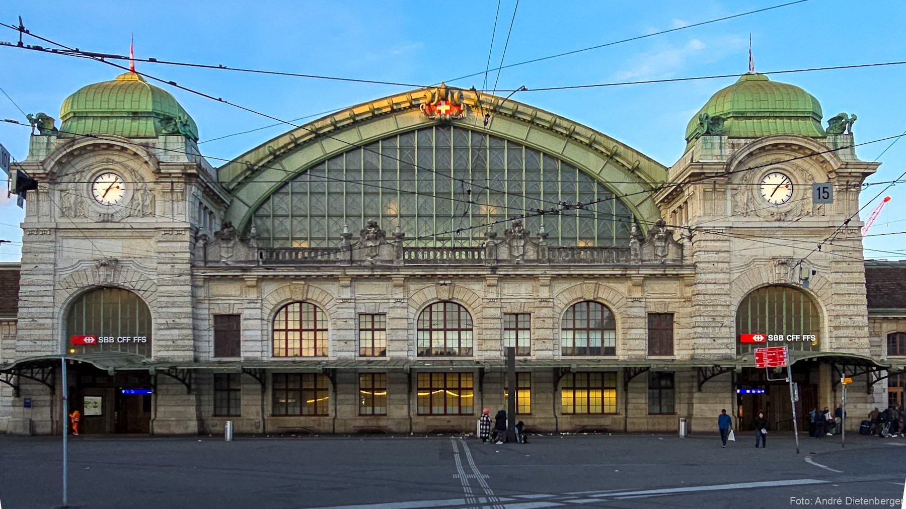 Schweizer Bahnhof  (Basel SBB)