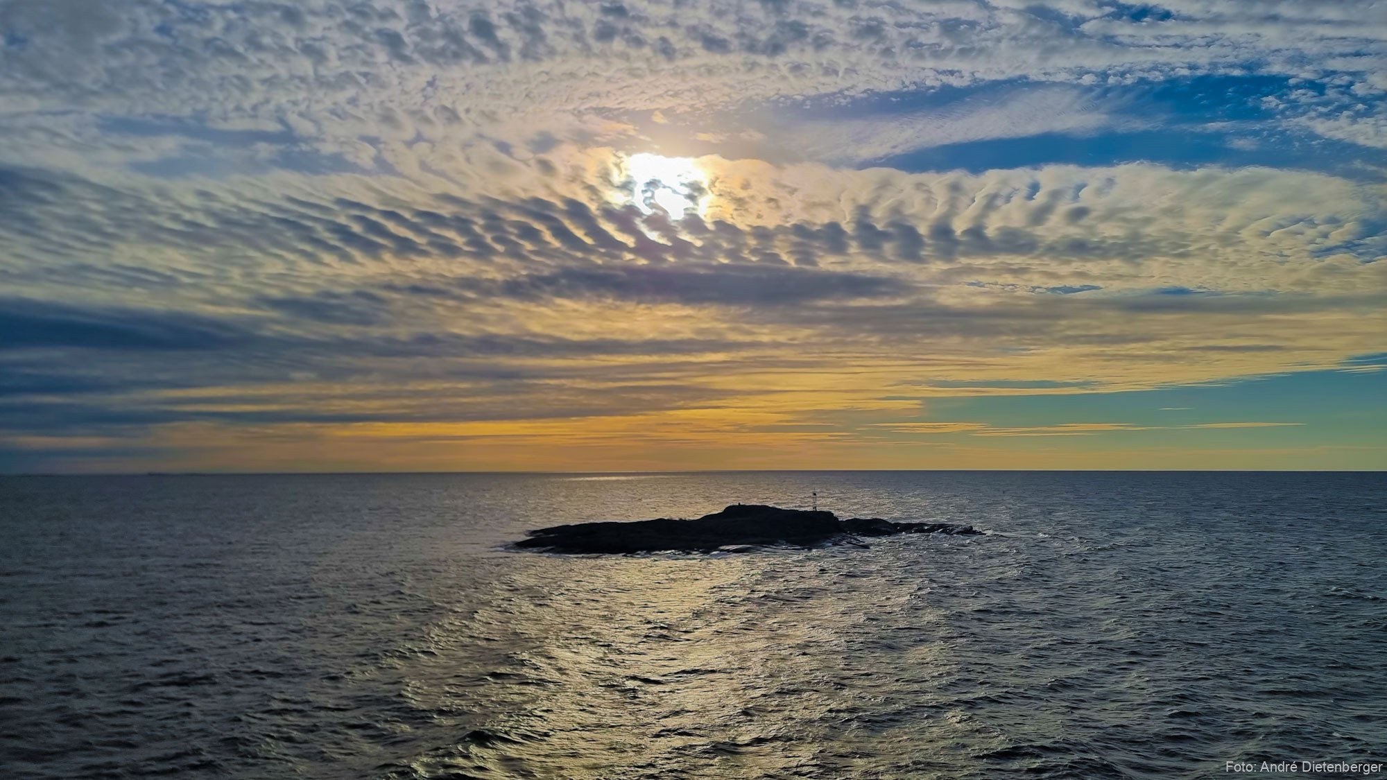 Sonnenuntergang im finnischen Schärenmeer