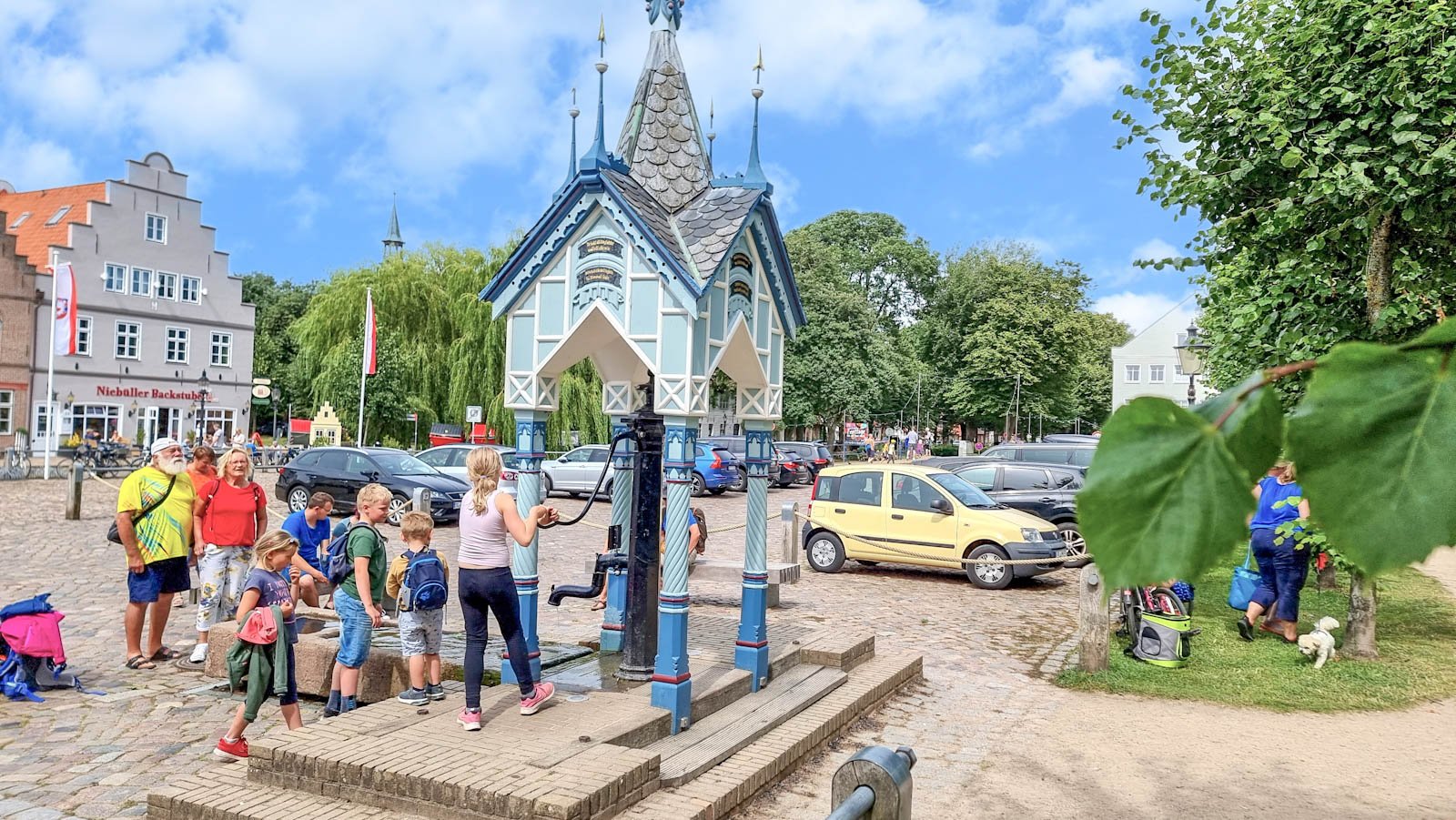 historische Marktpumpe