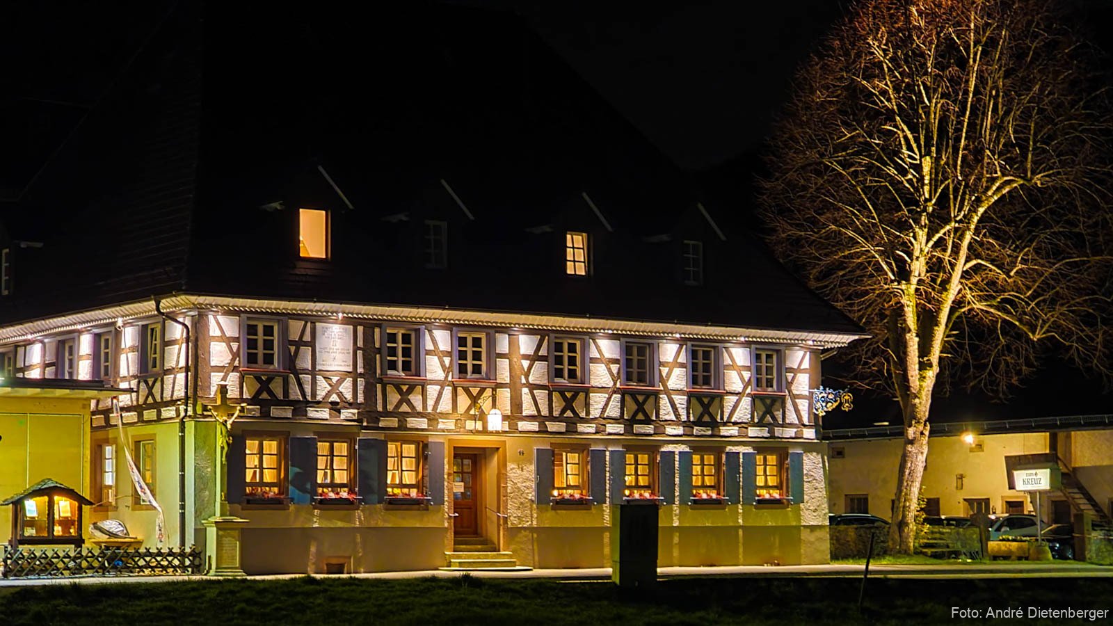 Landidyll Hotel Zum Kreuz bei Nacht