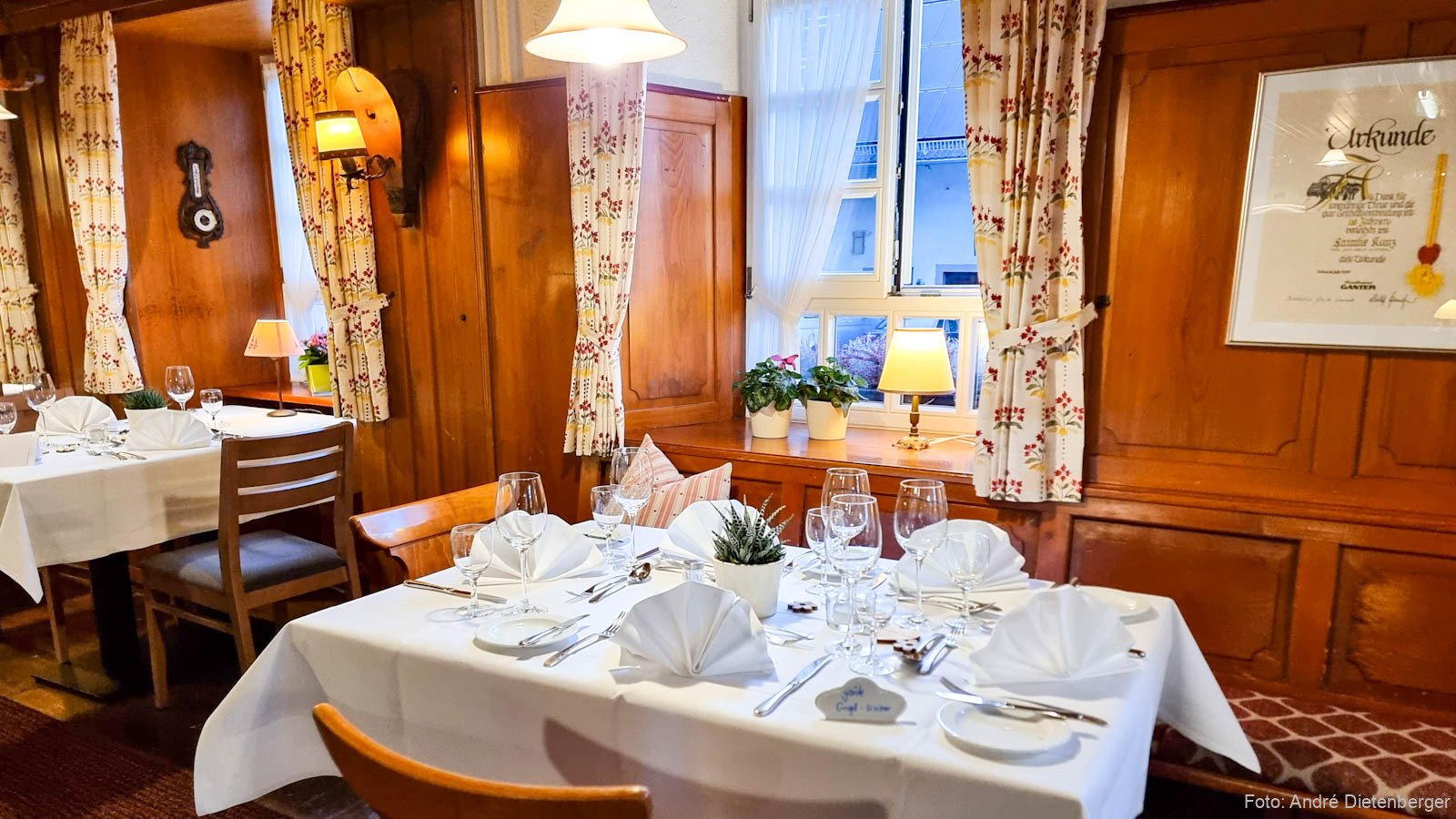 Landidyll Hotel Zum Kreuz - Wirtsraum