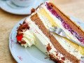 Stück Schwarzwälder Kirschtorte