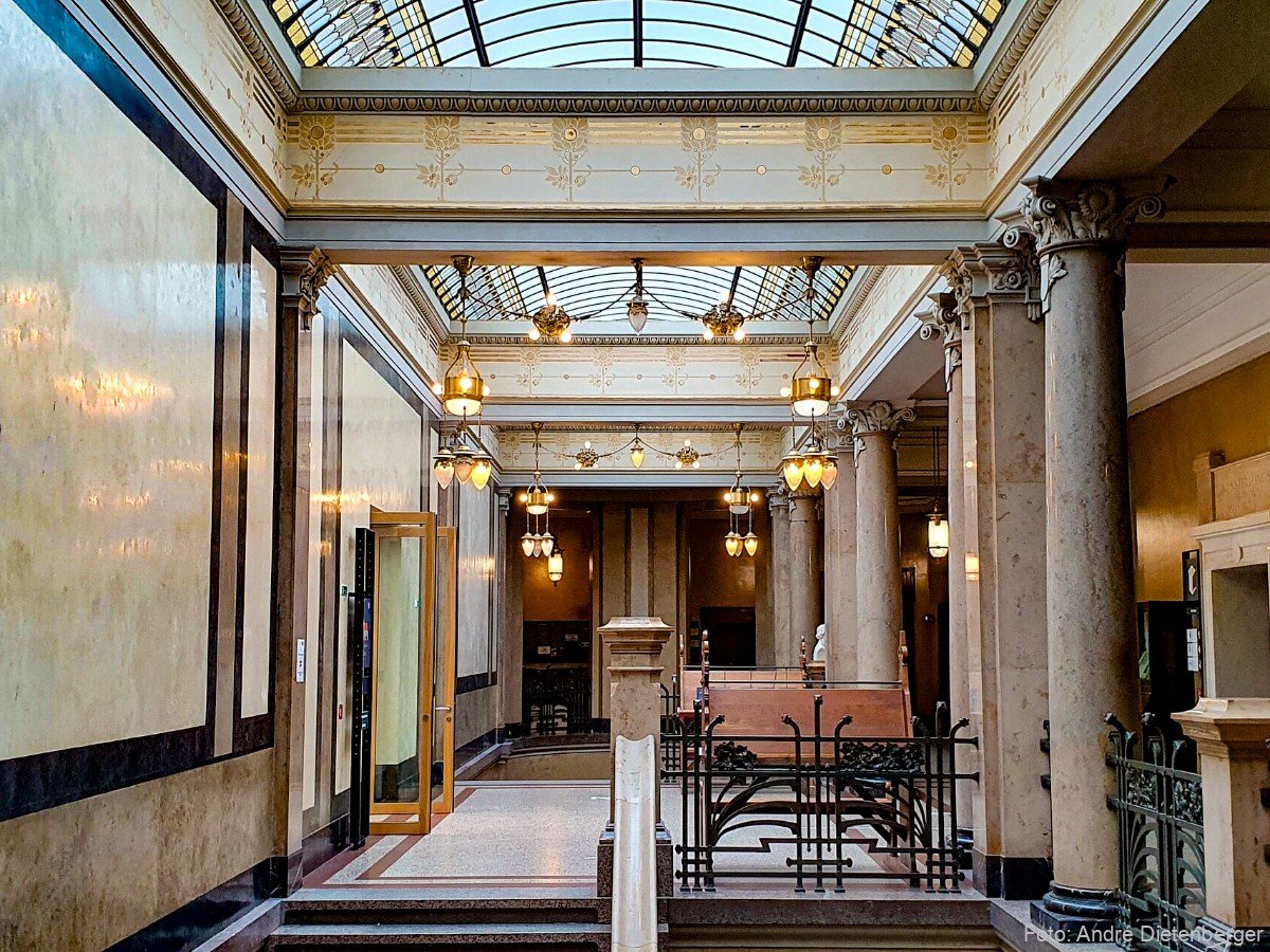 Art-Deco Treppenhaus der Universitätsbibliothek  Heidelberg