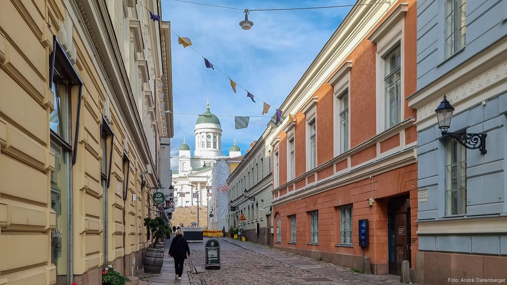 Blick auf den Dom zu Helsinki von Sofiankatu