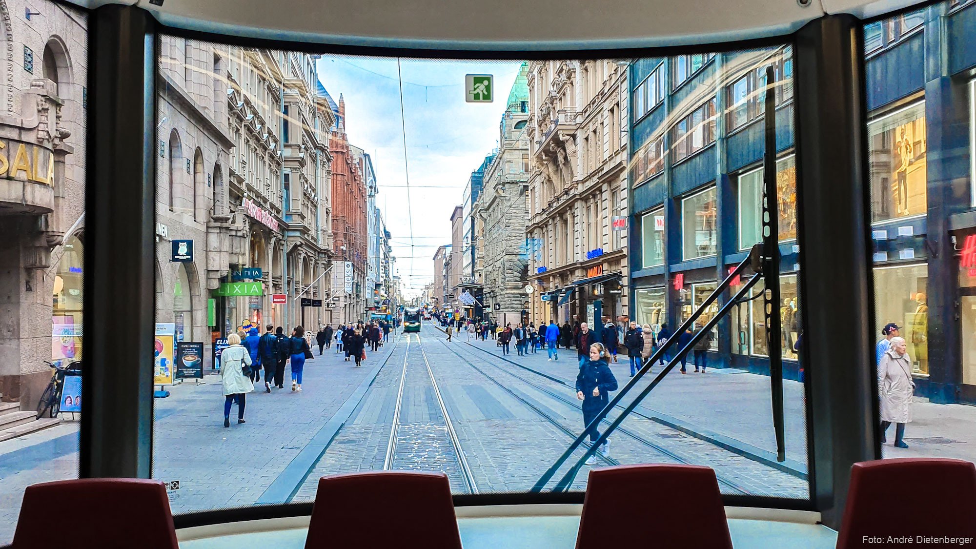 Tram in Aleksanterinkatu