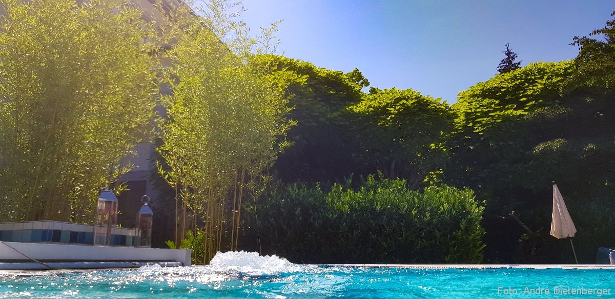 Badischer Hof - Hotelpool außen