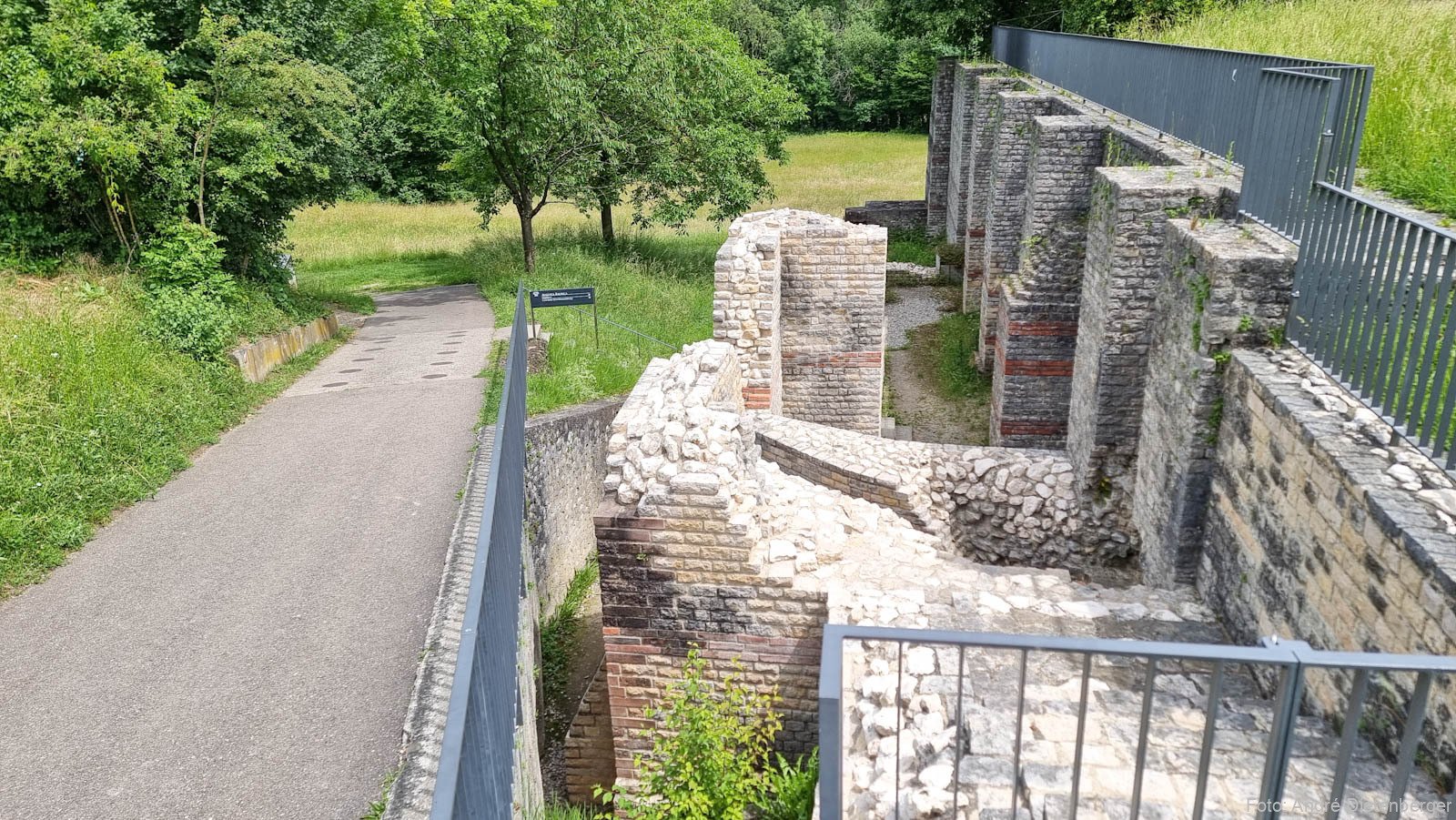 Stützmauer der Basilika von Augusta Raurica