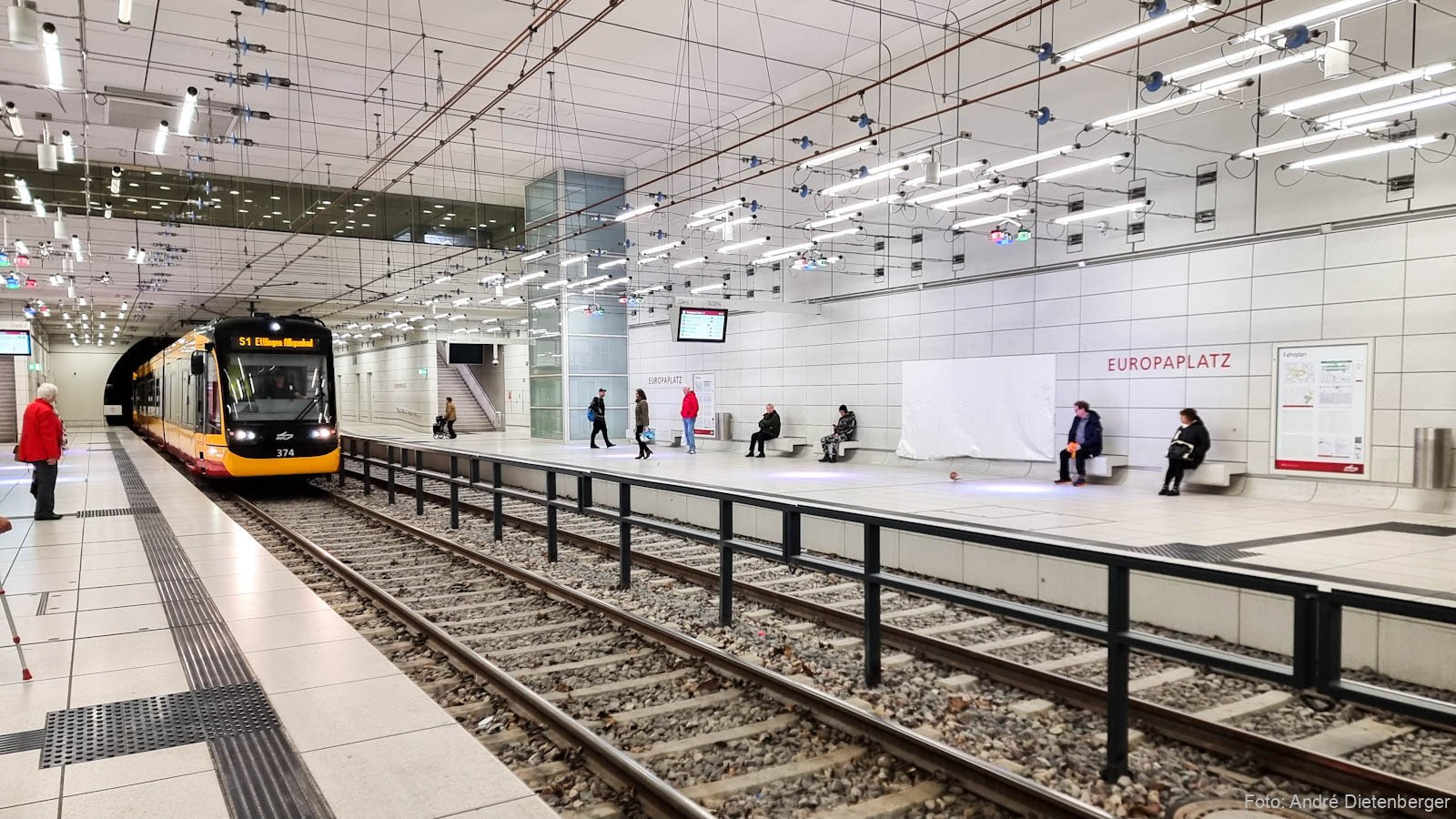 Straßenbahn Karlsruhe Station Europaplatz