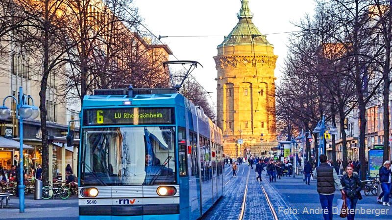 Mannheim - Straßenbahn, Planken und Wasserturm