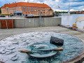 „ Myten“ (der Mythos) ist eine Skulptur aus Bronze. Künstler: Eiler Madsen