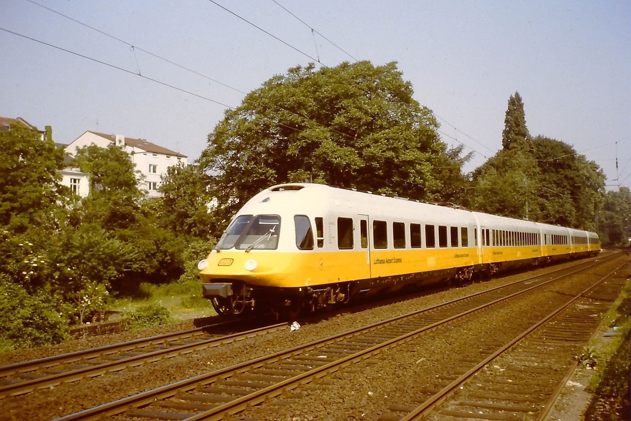 Lufthansa Airport Express (Quelle: Manfred Kopka, CC BY-SA 4.0)