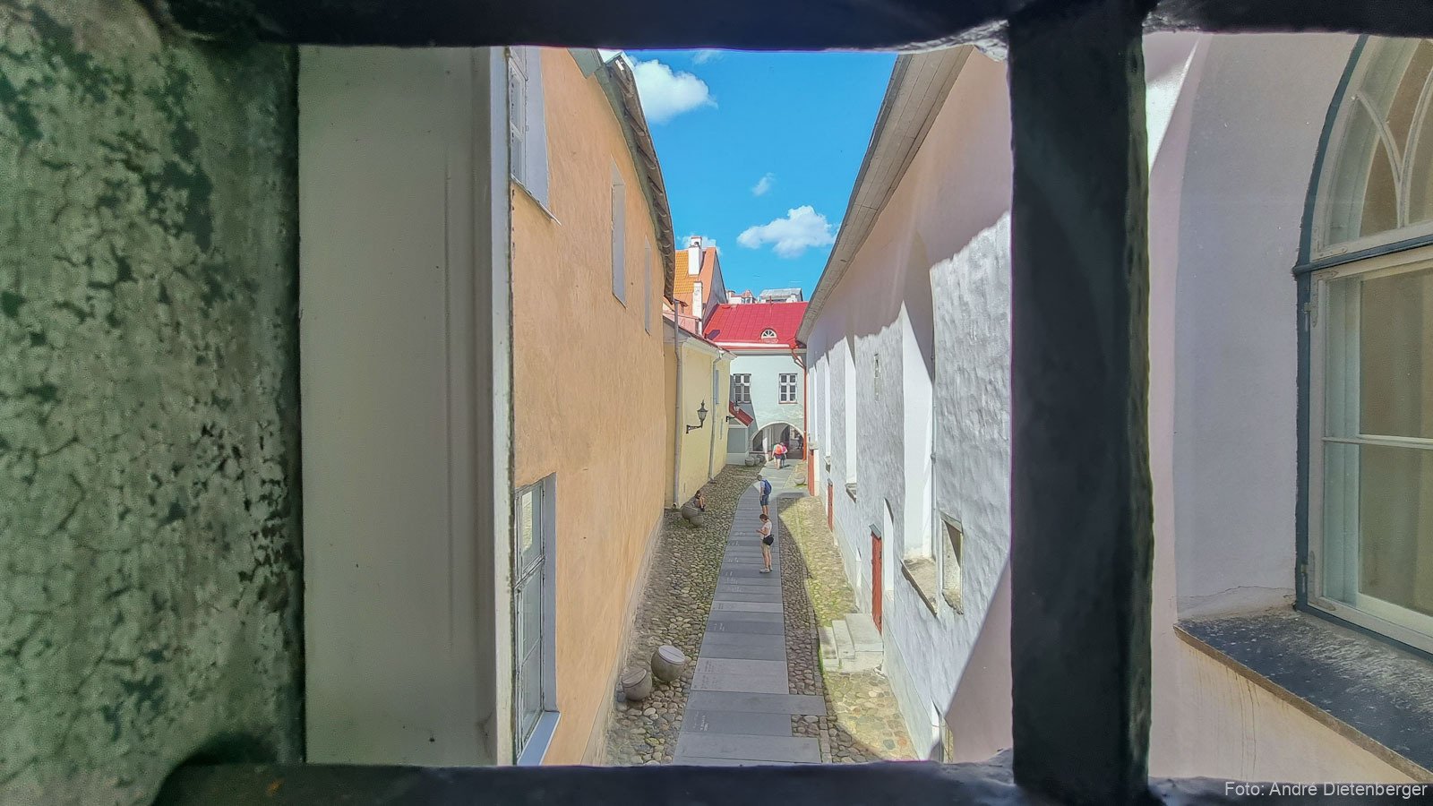 Haus der Großen Gilde (Tallinns Geschichte auf Steinplatten)