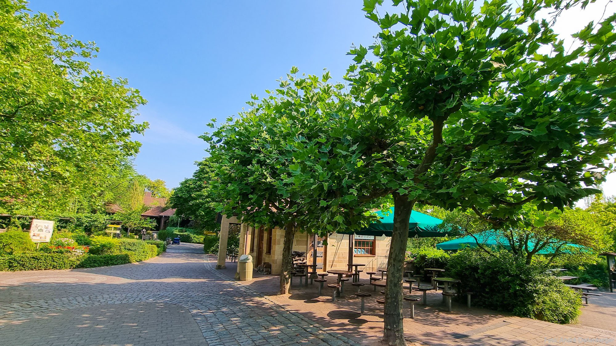 Erlebnispark Tripsdrill - Wege und Rastmöglichkeiten
