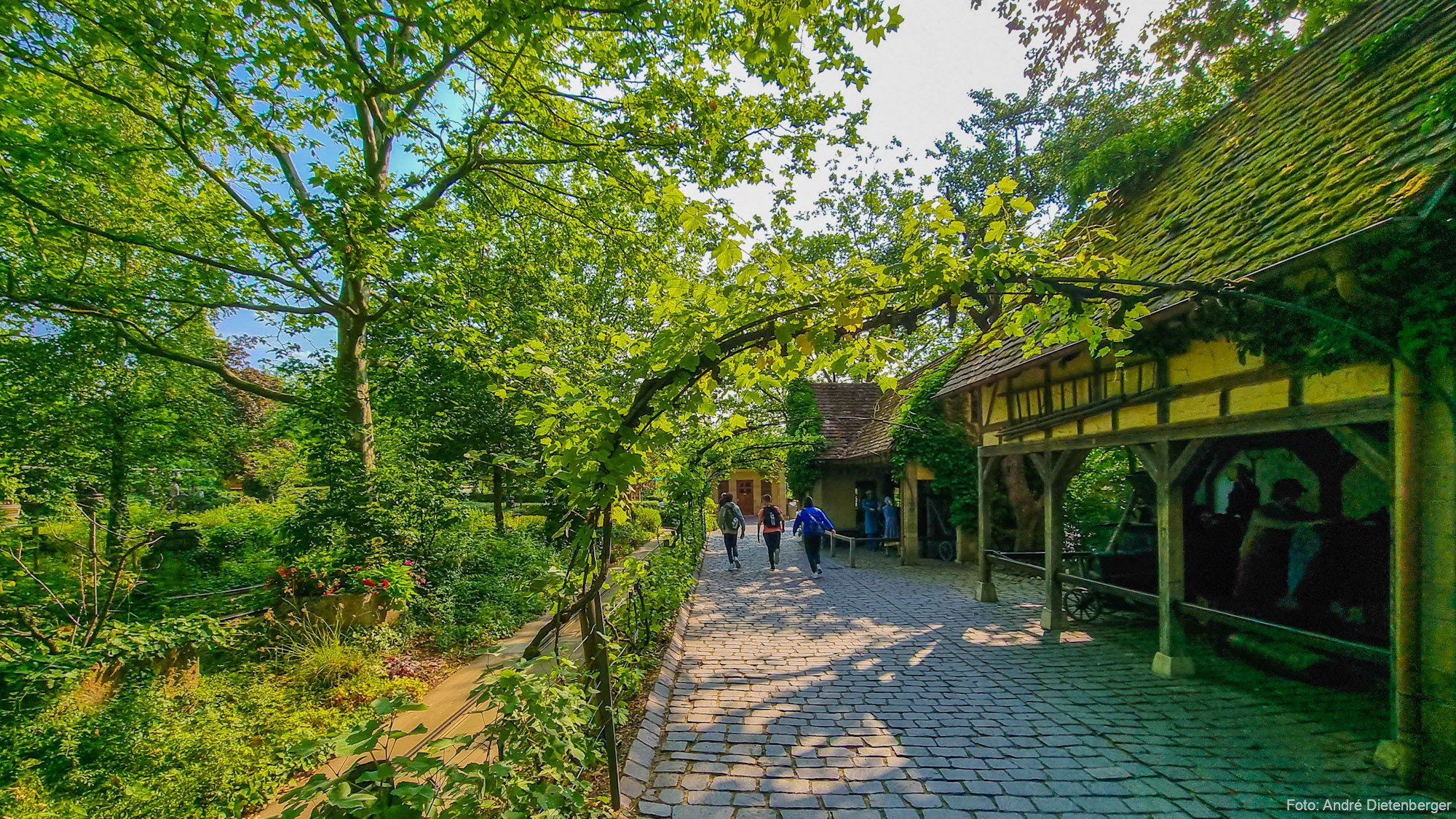Erlebnispark Tripsdrill - Wege und Rastmöglichkeiten