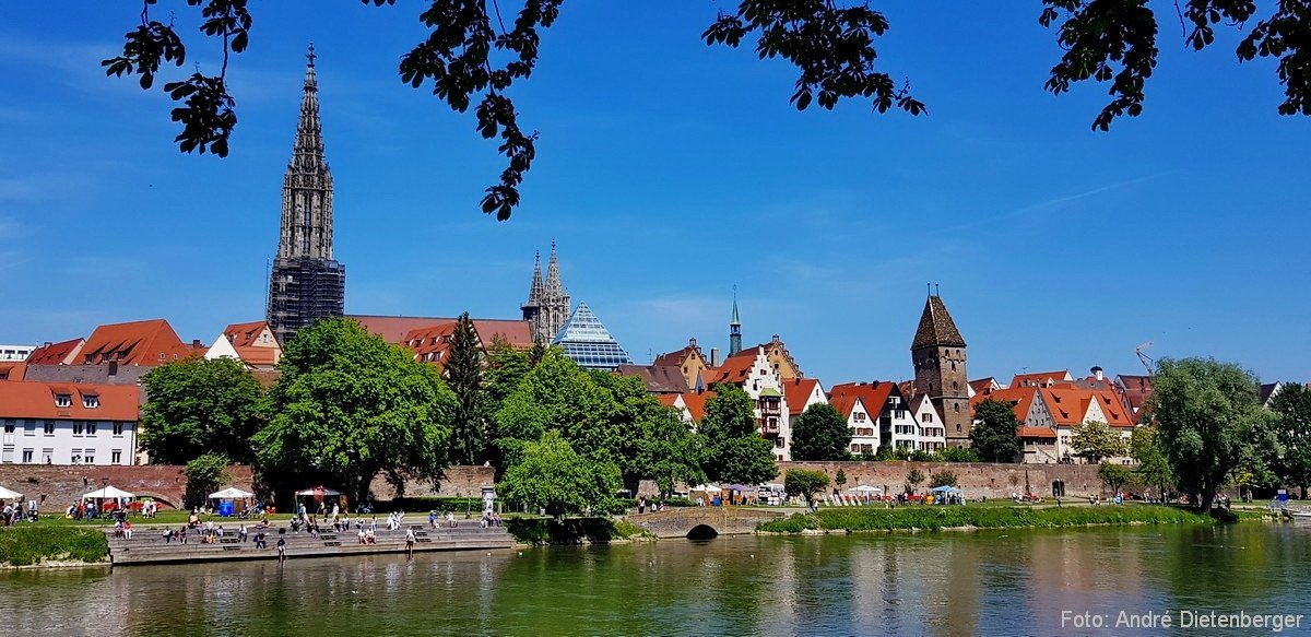 Ulm Stadtansicht mit Donau