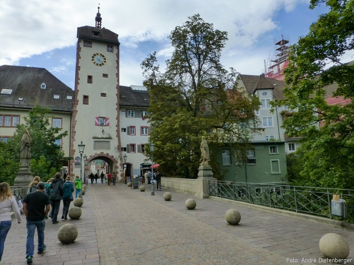 Oberes Tor (Schaffhauser Tor) - Außen mit Brücke