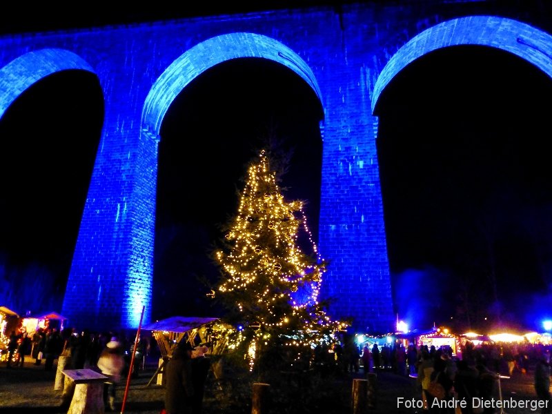 Weihnachtsmarkt Ravennaschlucht - Viadukt & Weihnachtbaum