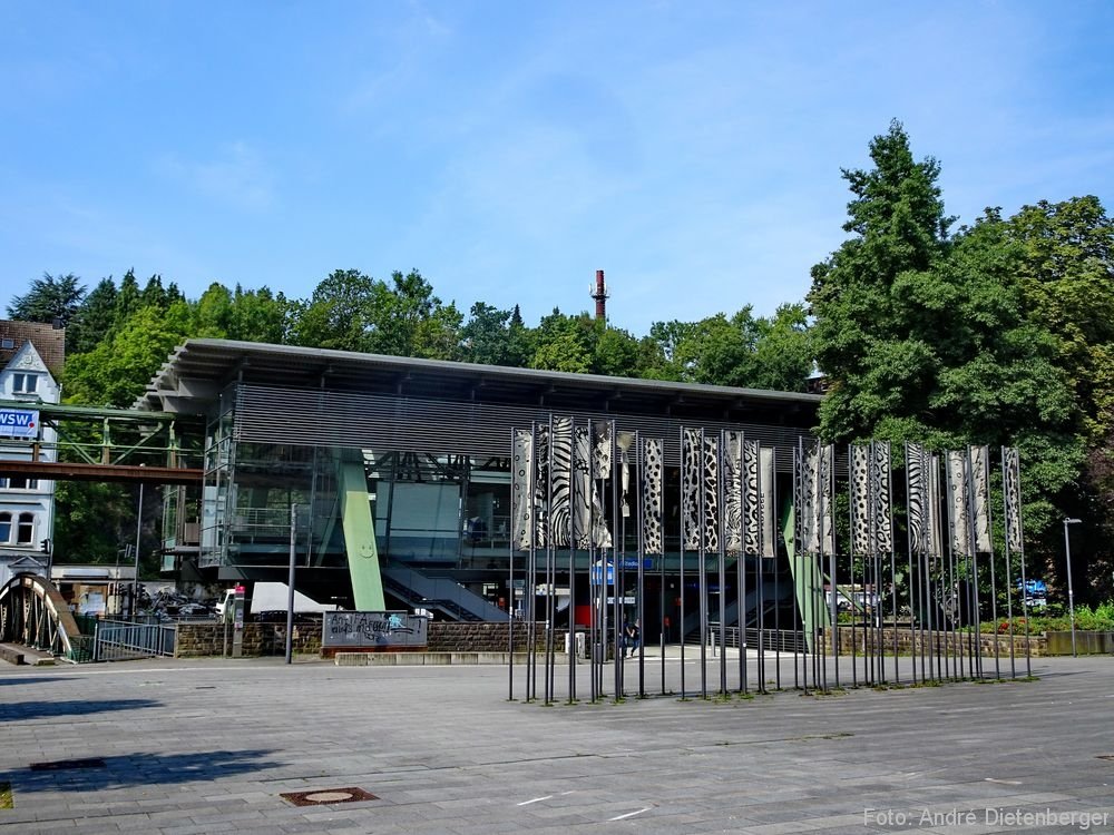 Zoo Wuppertal - Schwebebahnstation Zoo/Stadion