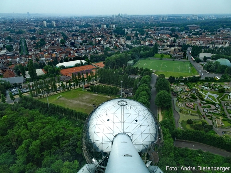 Brüssel - Blick aus dem Atomium