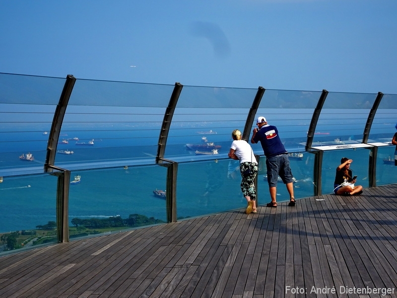 Singapore - marina bay sands skydeck Singapore - marina bay sands skydeck