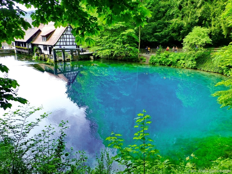 Blautopf mit Hammerschmiede Blautopf mit Hammerschmiede
