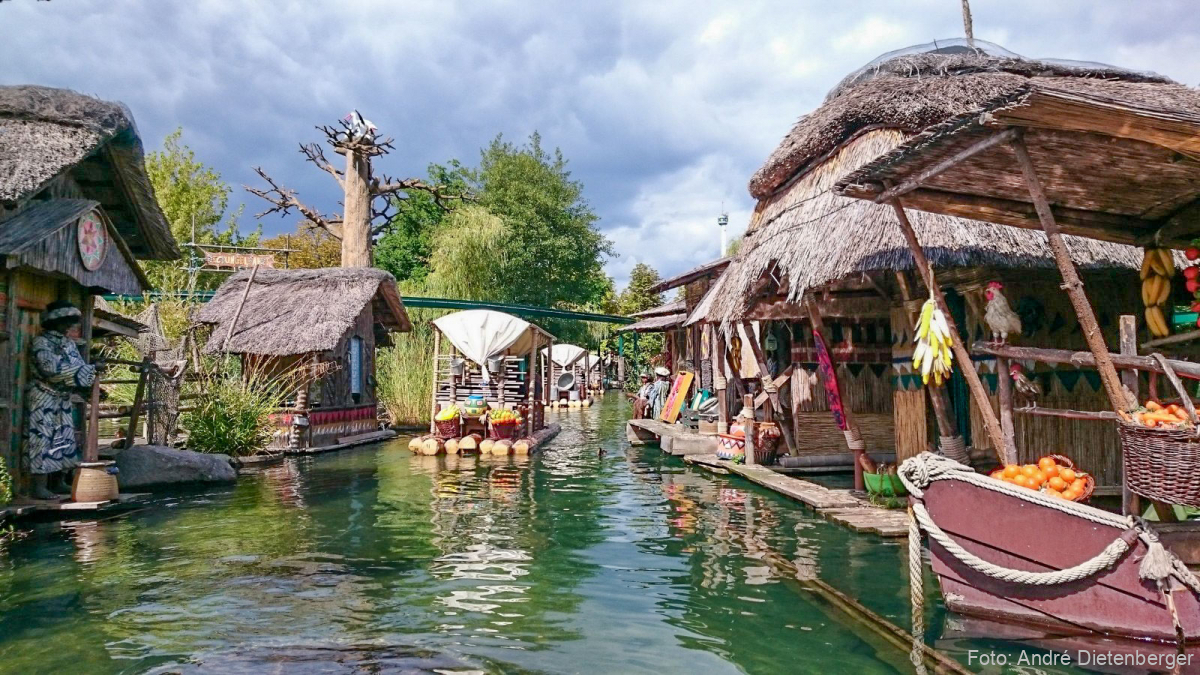 Europa-Park - Flossfahrt im See