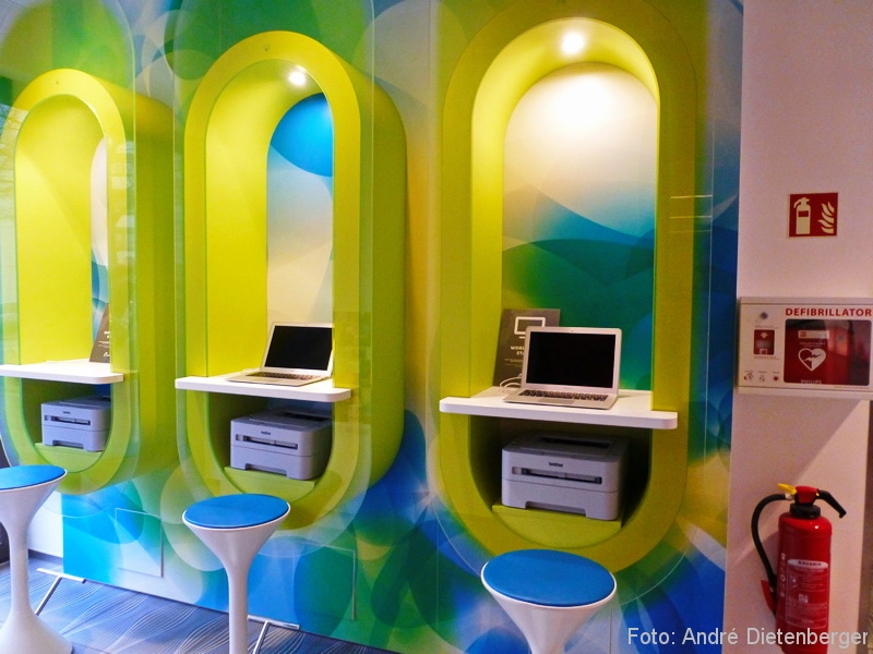 Prizeotel Hamburg - Internet Terminals