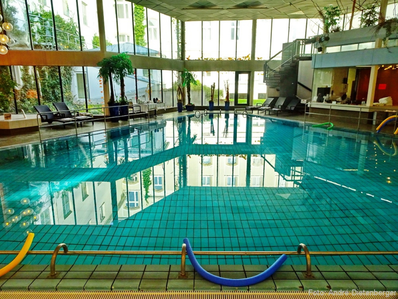 Steigenberger - indoor Pool