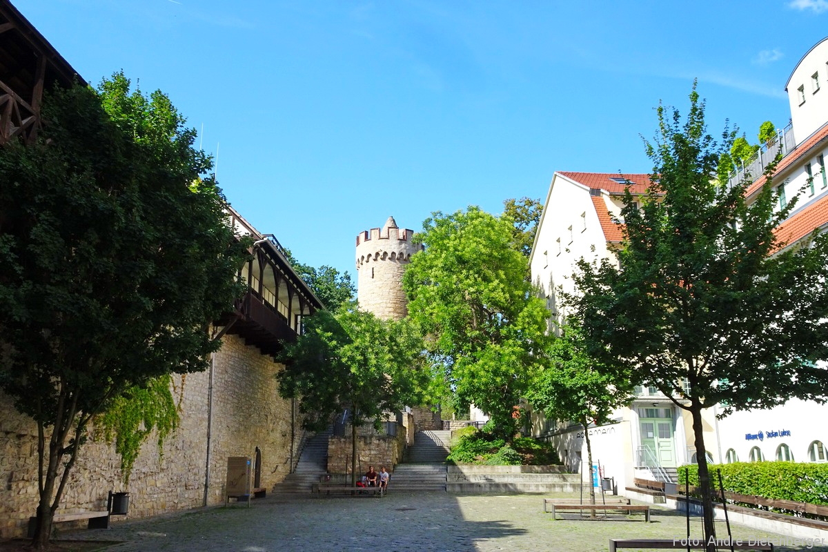Stadtmauer mit Johannistor und Pulverturm