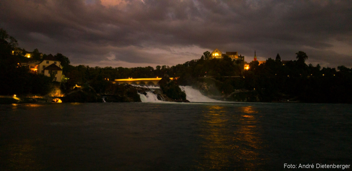 Rheinfall bei Nacht