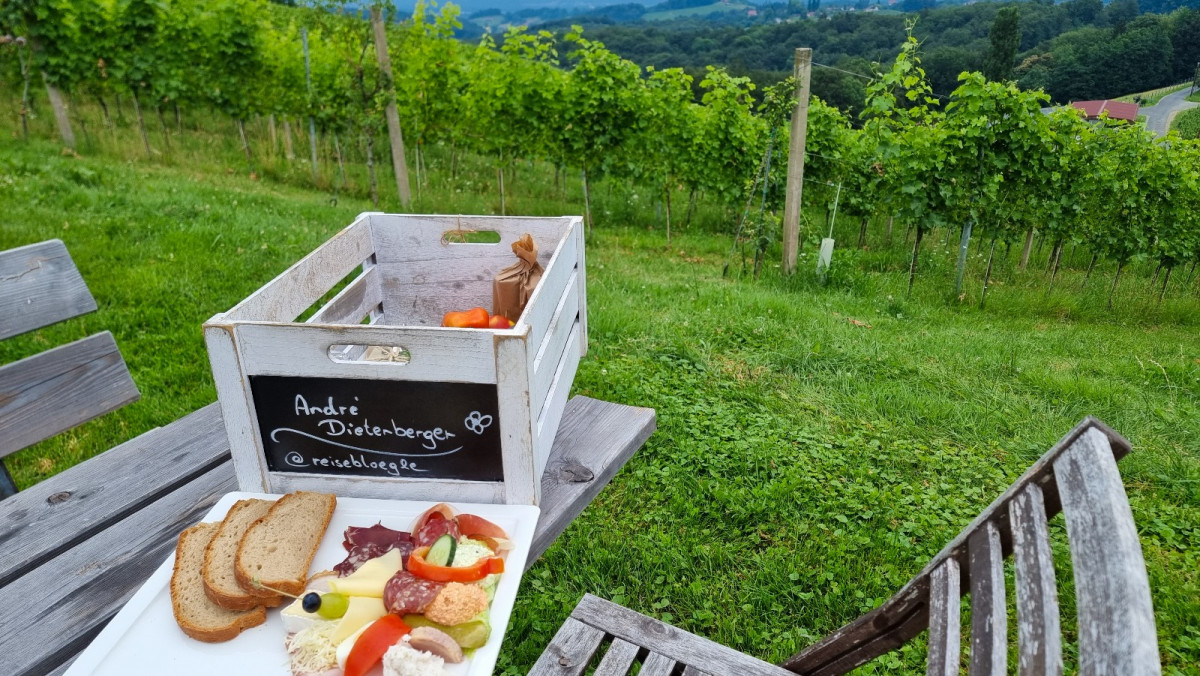 Weingut Tinnauer -  Picknick Kiste