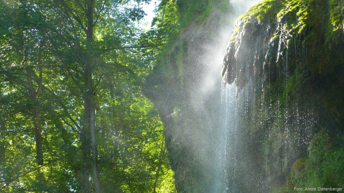 Wasserfall mit Kalkablagerungen