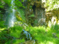 Wasserfall mit bemoostem Kalktuffpolster
